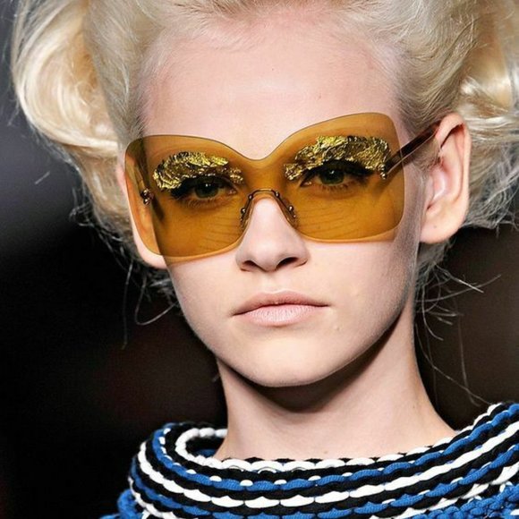 Authentic Fendi Runway FS5273 Shield Sunglasses - Picture 3 of 8